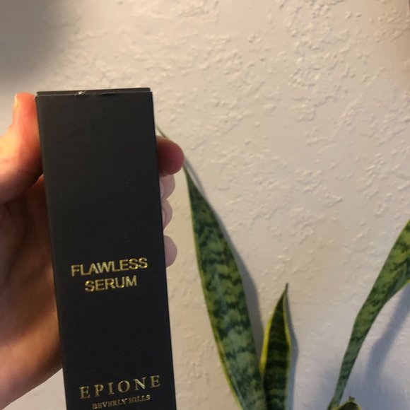EPIONE BEVERLY HILLS- FLAWLESS SERUM - Picture 3 of 3
